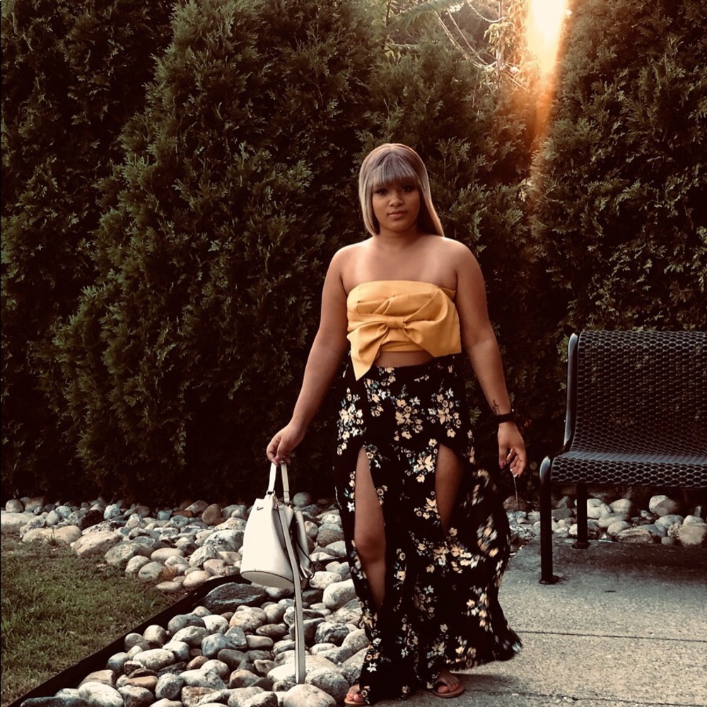 Meet your Posher, Emi